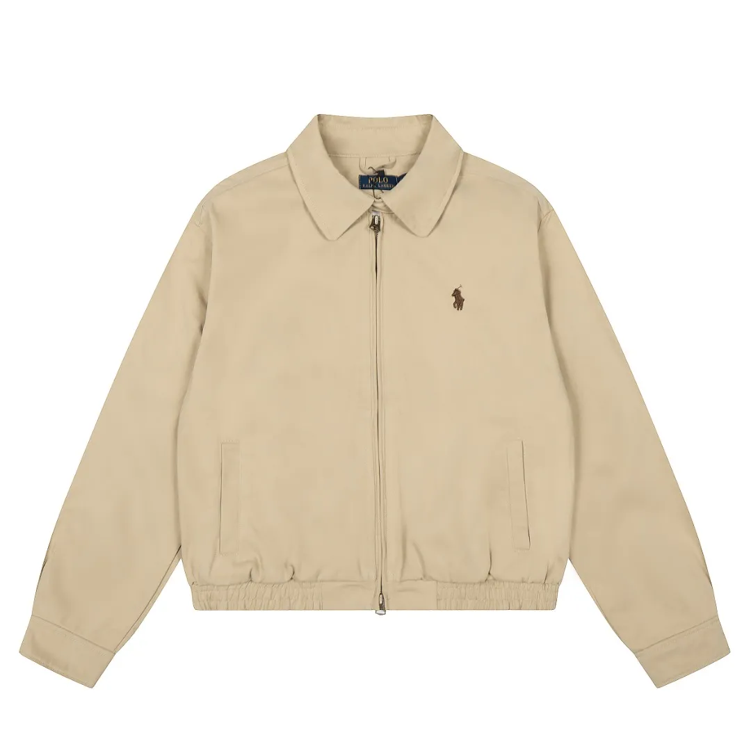 P300 top quality" Style number: 8101# (not off the shelves all year round) [Ralph Lauren/Ralph Lauren old cadre pony embroidered armband POLO jacket] ✅Ralph Lauren Ralph Lauren classic basic American retro old cadre goddess style jacket ✅Pure cotton high-gram heavy wash, soft, comfortable and tangible, upright and textured ✅Customized Vintage bronze double-open zipper head to restore the same quality as the cabinet version ✅This style: White/khaki color. There are waist patterns inside the threads of the collar and cuffs. Please note~ ✅Retro versatile jacket. The upper body is very flattering. Versatile model YYDS~ ✅Versatile for daily wear and work wear. ✅The upper body is simple and easy to wear. A must-have for goddess ootd. Good-looking clothes are never too picky. A must-have in the goddess' wardrobe. Size: S-XL. Color: White, yellow, red, navy, khaki, pink, light blue, olive green.